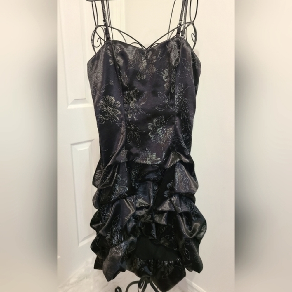 Hi-low ruffle silky flower mini dress